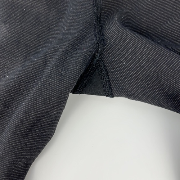 Lululemon Crop Leggings Sz: 6 - Picture 9 of 11